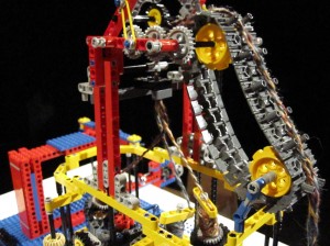 Lego Plaiting Machine by Alexander Allmont