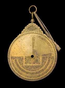 Small image of astrolabe back with rules or alidades removed. Click to enlarge.