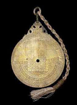 Small image of astrolabe back with rules or alidades removed. Click to enlarge.