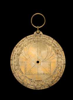 Small image of astrolabe back with rules or alidades removed. Click to enlarge.