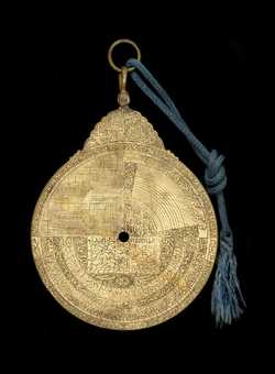 Small image of astrolabe back with rules or alidades removed. Click to enlarge.