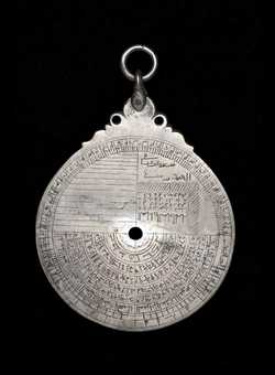 Small image of astrolabe back with rules or alidades removed. Click to enlarge.