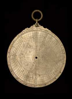 Small image of astrolabe back with rules or alidades removed. Click to enlarge.