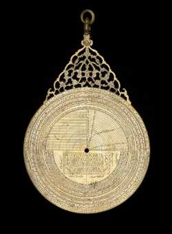 Small image of astrolabe back with rules or alidades removed. Click to enlarge.