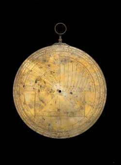 Small image of astrolabe back with rules or alidades removed. Click to enlarge.