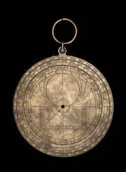 Small image of astrolabe back with rules or alidades removed. Click to enlarge.