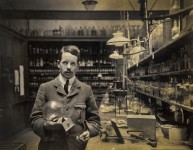 Photography of the undergraduate Henry Moseley in the Trinity Laboratory, Oxford